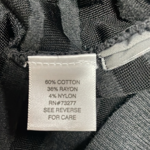 Dana Buchman Women's Large LS Scoop Neck Zebra Print Top - Picture 4 of 4